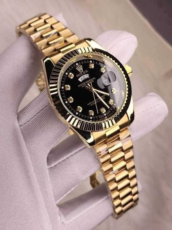 Gold Quartz Watch For Men